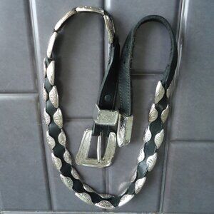 SIZE 28. Justice women's genuine leather metal braided belt.